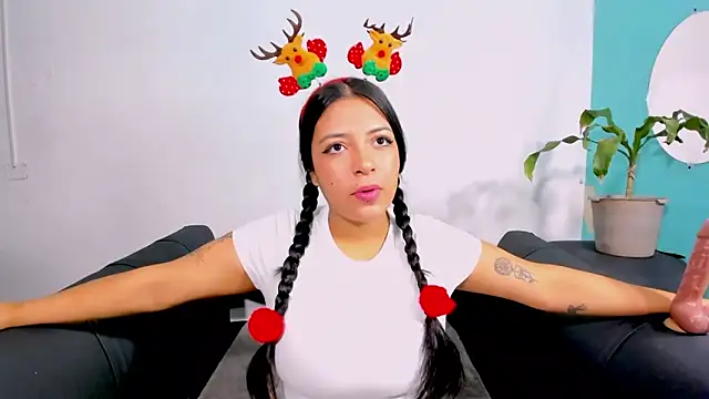 evelisse  online show from December 19, 3:54 am