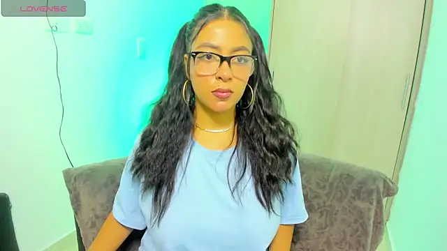 evelisse  online show from April 5, 4:08 am