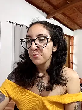 Snapshot of Melinerd chatting on November 27, 5:24 pm Melinerd online show from November 27, 5:24 pm