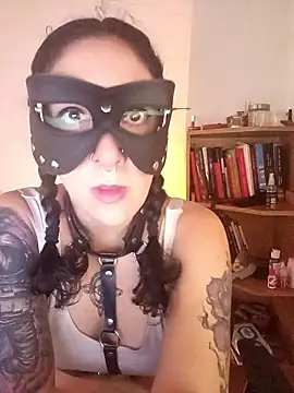 Snapshot of Melinerd chatting on January 9, 5:20 pm Melinerd online show from January 9, 5:20 pm