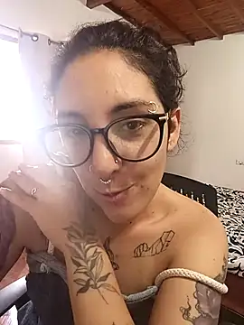 Snapshot of Melinerd chatting on November 21, 5:56 pm Melinerd online show from November 21, 5:56 pm