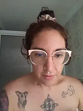 Snapshot of Melinerd chatting on July 10, 6:08 pm Melinerd online show from July 10, 6:08 pm