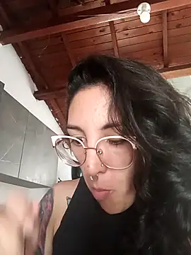 Melinerd online show from March 26, 6:06 pm