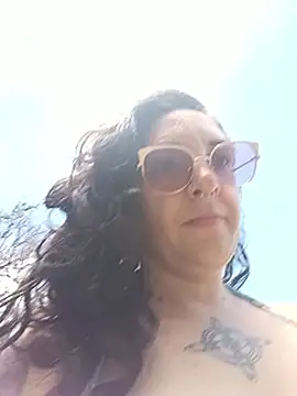 Melinerd online show from April 11, 6:00 pm