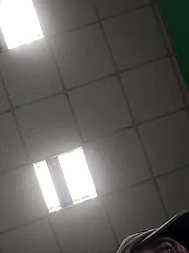 Snapshot of platone09 chatting on May 7, 12:52 pm platone09 online show from May 7, 12:52 pm