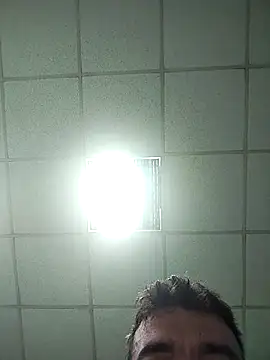 Snapshot of platone09 chatting on November 7, 2:21 pm platone09 online show from November 7, 2:21 pm