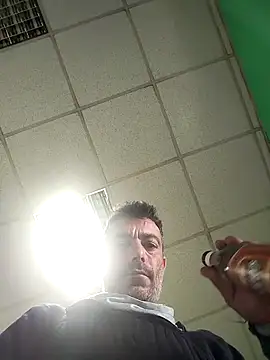 Snapshot of platone09 chatting on November 8, 2:20 pm platone09 online show from November 8, 2:20 pm