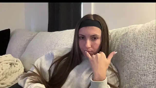 Snapshot of laylahlaylah1 chatting on November 14, 7:06 pm laylahlaylah1 online show from November 14, 7:06 pm