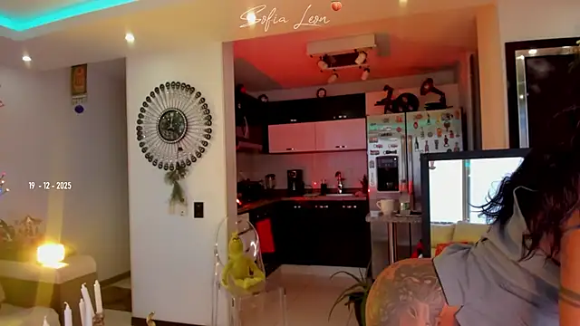 sofiasexhot online show from December 19, 1:02 pm