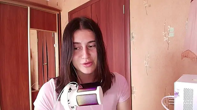 KristinaScott online show from April 15, 2:43 pm