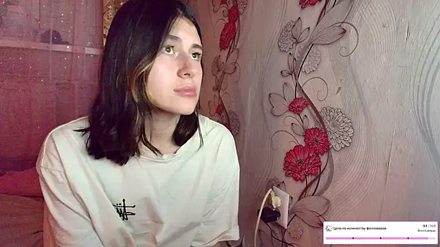 KristinaScott online show from December 20, 4:32 pm