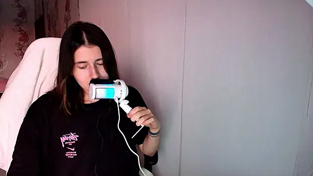 KristinaScott online show from January 17, 1:47 pm