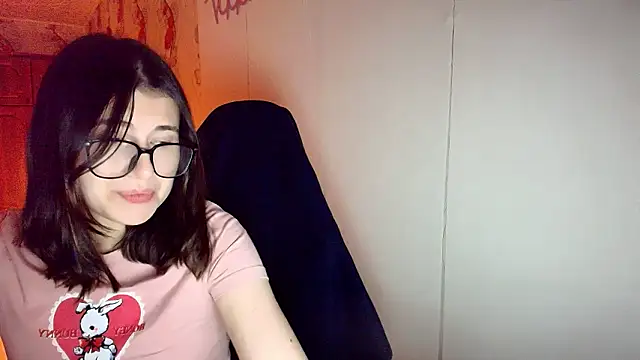 KristinaScott online show from February 7, 4:15 pm