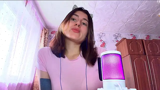 KristinaScott online show from January 12, 8:32 am