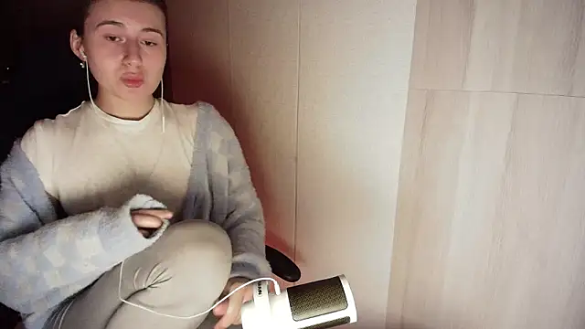 KristinaScott online show from March 10, 8:13 pm