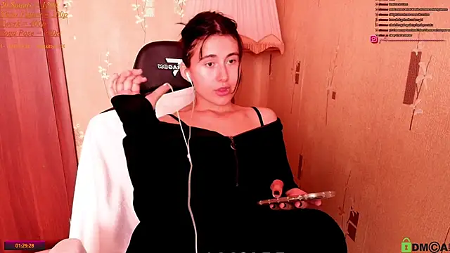 KristinaScott online show from May 30, 5:47 am