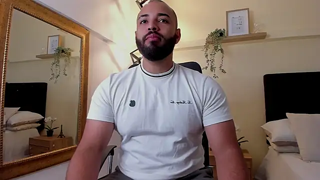 Chris Varden online show from May 21, 3:37 am