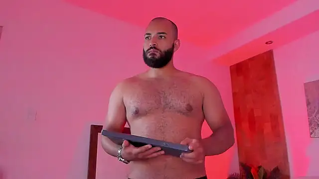 Chris Varden online show from April 7, 8:10 pm