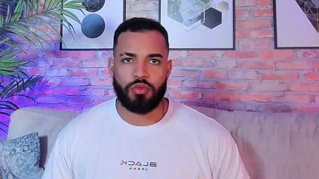 Chris Varden online show from December 18, 6:34 pm