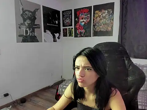 Candy  Girll18 online show from February 18, 1:03 am