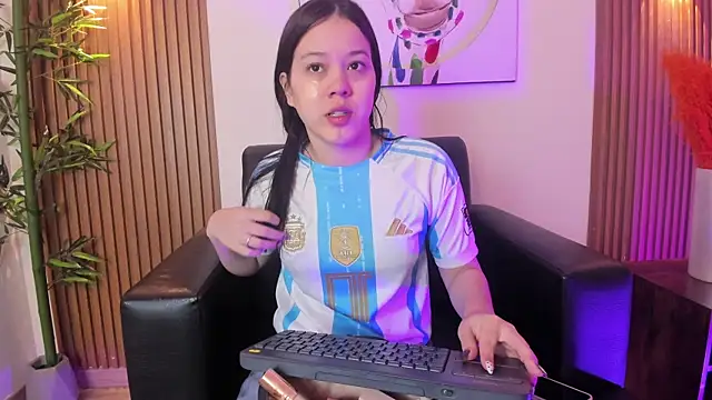 Emily Frostt online show from July 16, 11:40 am