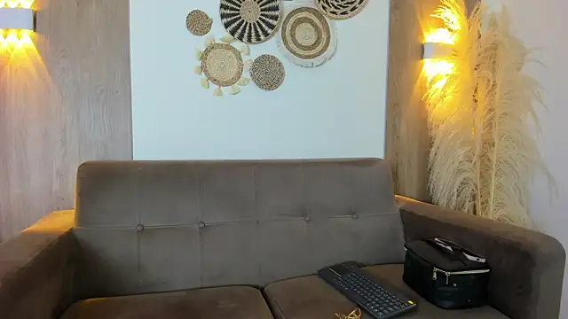 Emily Frostt online show from July 6, 11:39 am