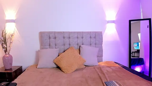 Emily Frostt online show from March 19, 11:32 am