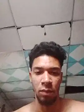 Snapshot of Rich_Boy_Activ chatting on November 16, 11:37 am Rich Boy Activ online show from November 16, 11:37 am