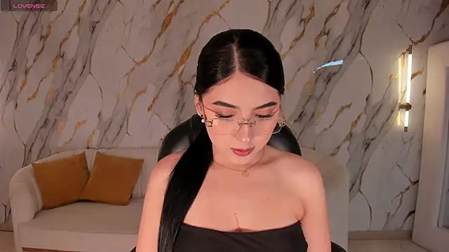 HaileyRoss  online show from May 3, 1:11 am