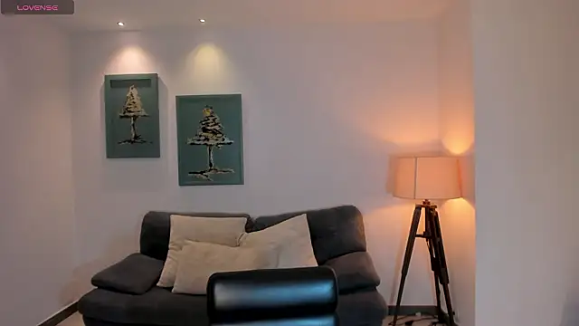 HaileyRoss  online show from February 9, 11:52 am