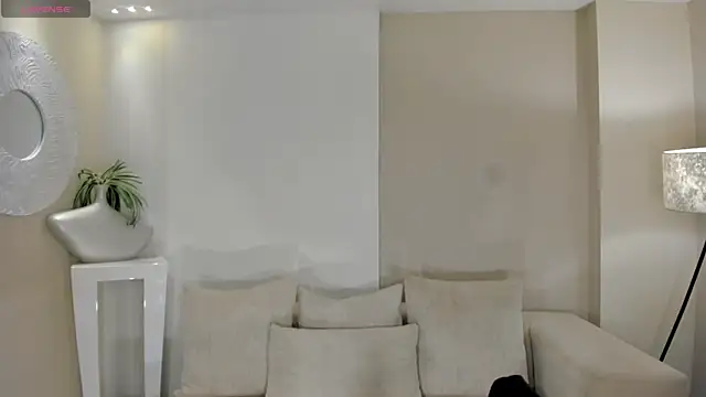 Snapshot of HaileyRoss_ chatting on July 18, 6:49 pm HaileyRoss online show from July 18, 6:49 pm