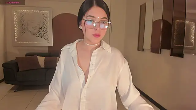 HaileyRoss  online show from December 5, 12:04 pm