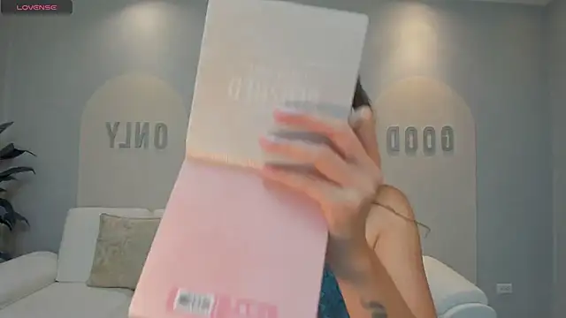 MayaHoffman online show from February 25, 11:32 am