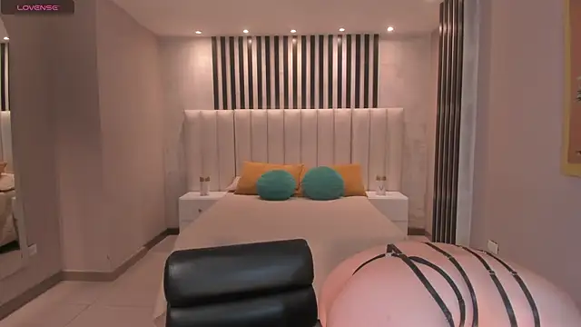 MayaHoffman online show from December 20, 11:24 am