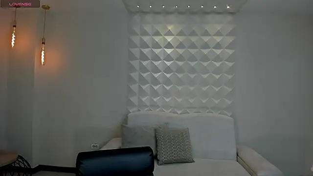 SophieLanne online show from March 11, 4:28 am