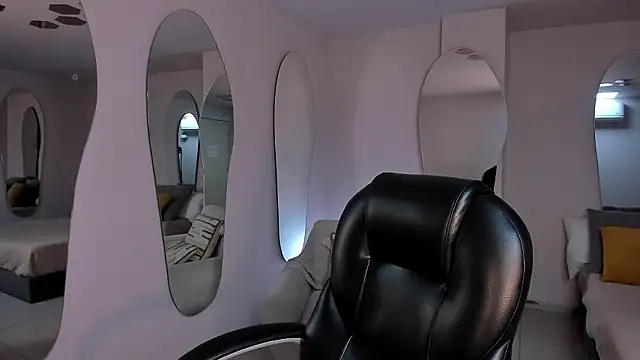 SophieLanne online show from March 1, 11:27 pm