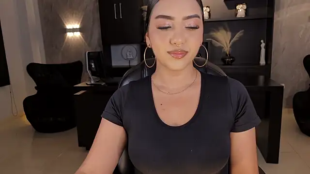 SophieLanne online show from July 13, 2:00 am