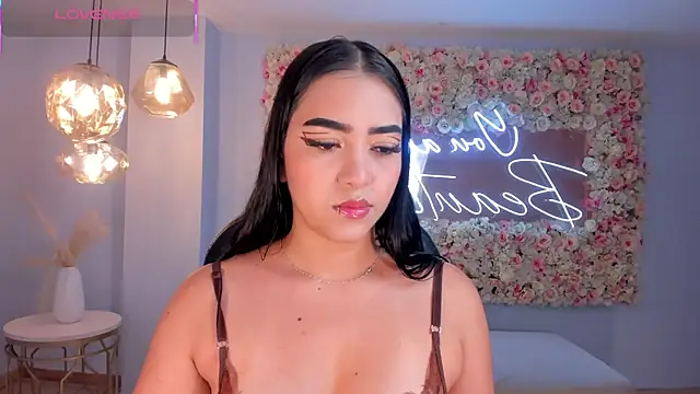 SophieLanne online show from February 13, 4:12 am