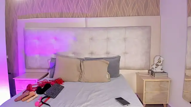 NalaRoux online show from January 7, 3:55 am