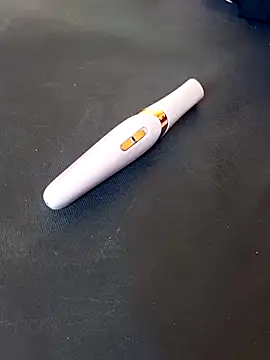 Snapshot of _-_-menina__veneno_-_- chatting on November 15, 10:52 am - -menina veneno - - online show from November 15, 10:52 am