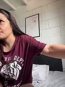 Snapshot of LaraDanverss chatting on November 28, 7:14 pm LaraDanverss online show from November 28, 7:14 pm