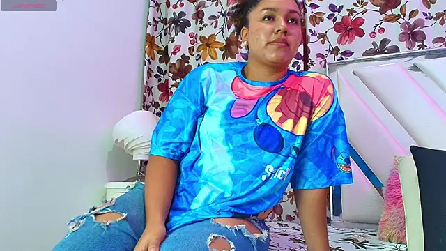 Snapshot of VelvetNaughty chatting on November 17, 2:21 pm VelvetNaughty online show from November 17, 2:21 pm