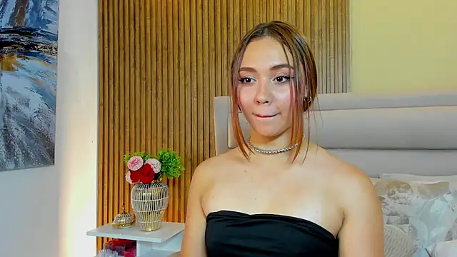 Snapshot of LondraBlush chatting on April 30, 8:57 pm LondraBlush online show from April 30, 8:57 pm