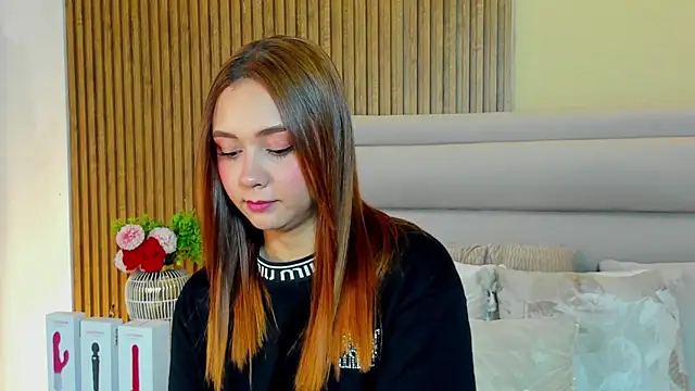Snapshot of LondraBlush chatting on May 1, 11:04 am LondraBlush online show from May 1, 11:04 am