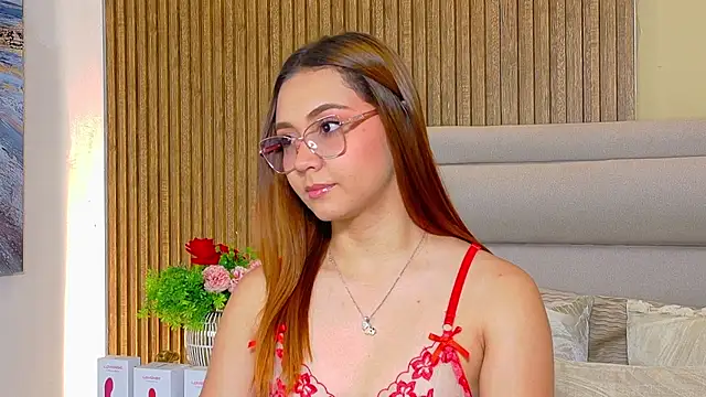 Snapshot of LondraBlush chatting on July 17, 12:46 pm LondraBlush online show from July 17, 12:46 pm