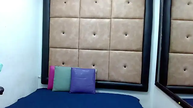 Snapshot of Lucidolls chatting on November 15, 12:53 pm Lucidolls online show from November 15, 12:53 pm