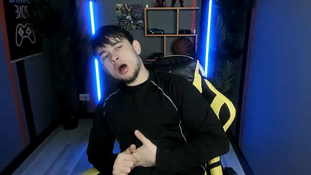 AlejandroEllias online show from January 15, 6:00 pm