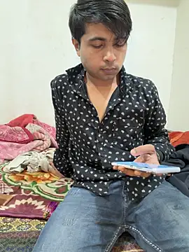 Snapshot of syndyc1 chatting on February 3, 9:03 am syndyc1 online show from February 3, 9:03 am