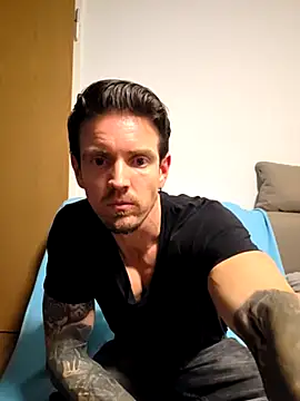 Snapshot of Mystery_Mark chatting on July 1, 5:24 pm Mystery Mark online show from July 1, 5:24 pm