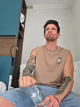 Snapshot of Mystery_Mark chatting on June 22, 6:27 pm Mystery Mark online show from June 22, 6:27 pm